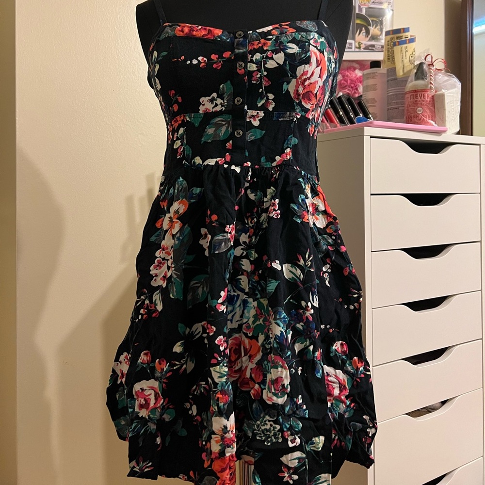 EXPRESS •Dress